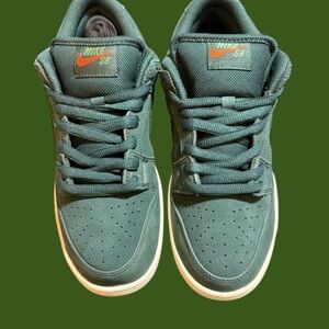 Nike SB Dunk low Green Fir orange tag size 11
